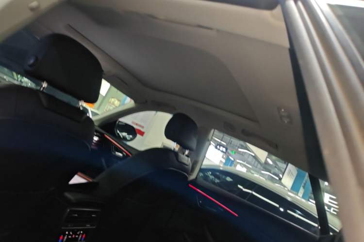 Used Audi Q8 2022 55 TFSI Luxury Dynamic Edition Headliner