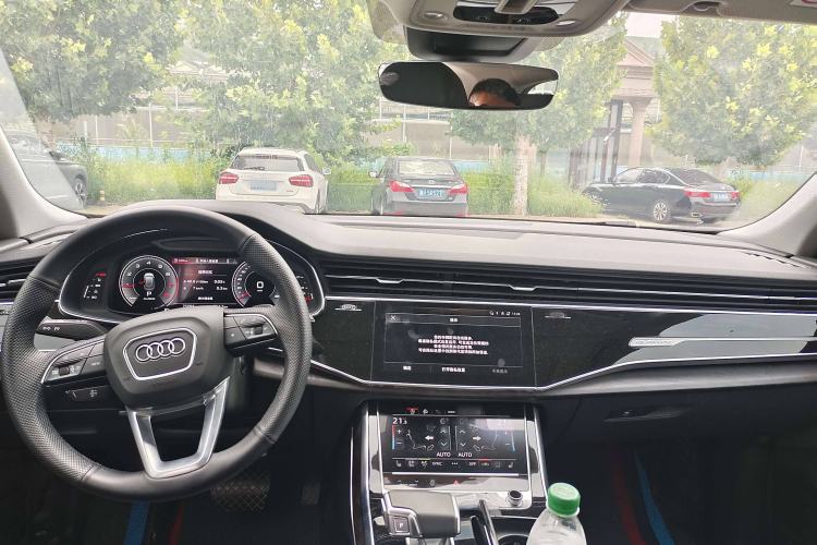 Used Audi Q8 2022 55 TFSI Luxury Dynamic Edition Interior 1