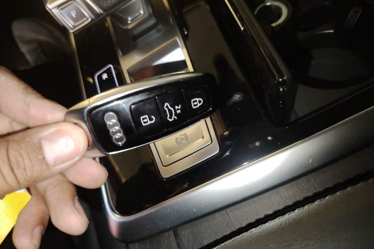 Used Audi Q8 2022 55 TFSI Luxury Dynamic Edition Interior 1