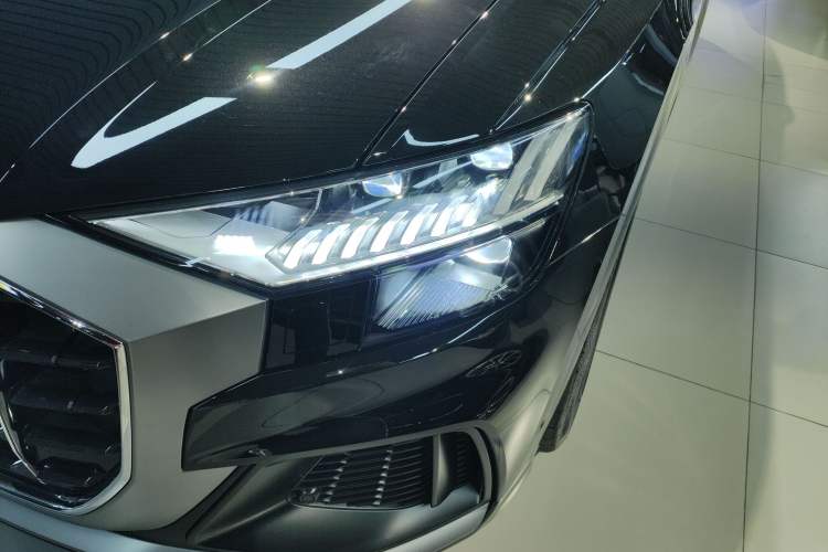 Used Audi Q8 2022 55 TFSI Luxury Dynamic Edition Left Front Headlight