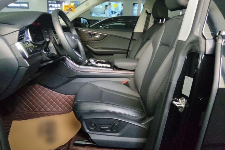 Used Audi Q8 2022 55 TFSI Luxury Dynamic Edition Left Front Seat
