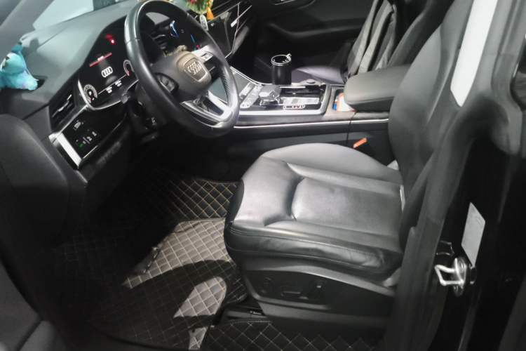 Used Audi Q8 2022 55 TFSI Luxury Dynamic Edition Left Front Seat