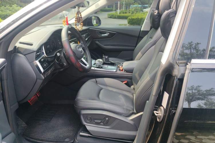 Used Audi Q8 2022 55 TFSI Luxury Dynamic Edition Left Front Seat