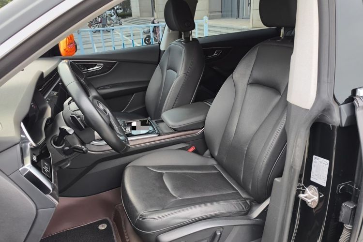 Used Audi Q8 2022 55 TFSI Luxury Dynamic Edition Left Front Seat