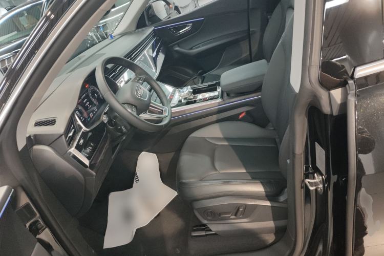 Used Audi Q8 2022 55 TFSI Luxury Dynamic Edition Left Front Seat
