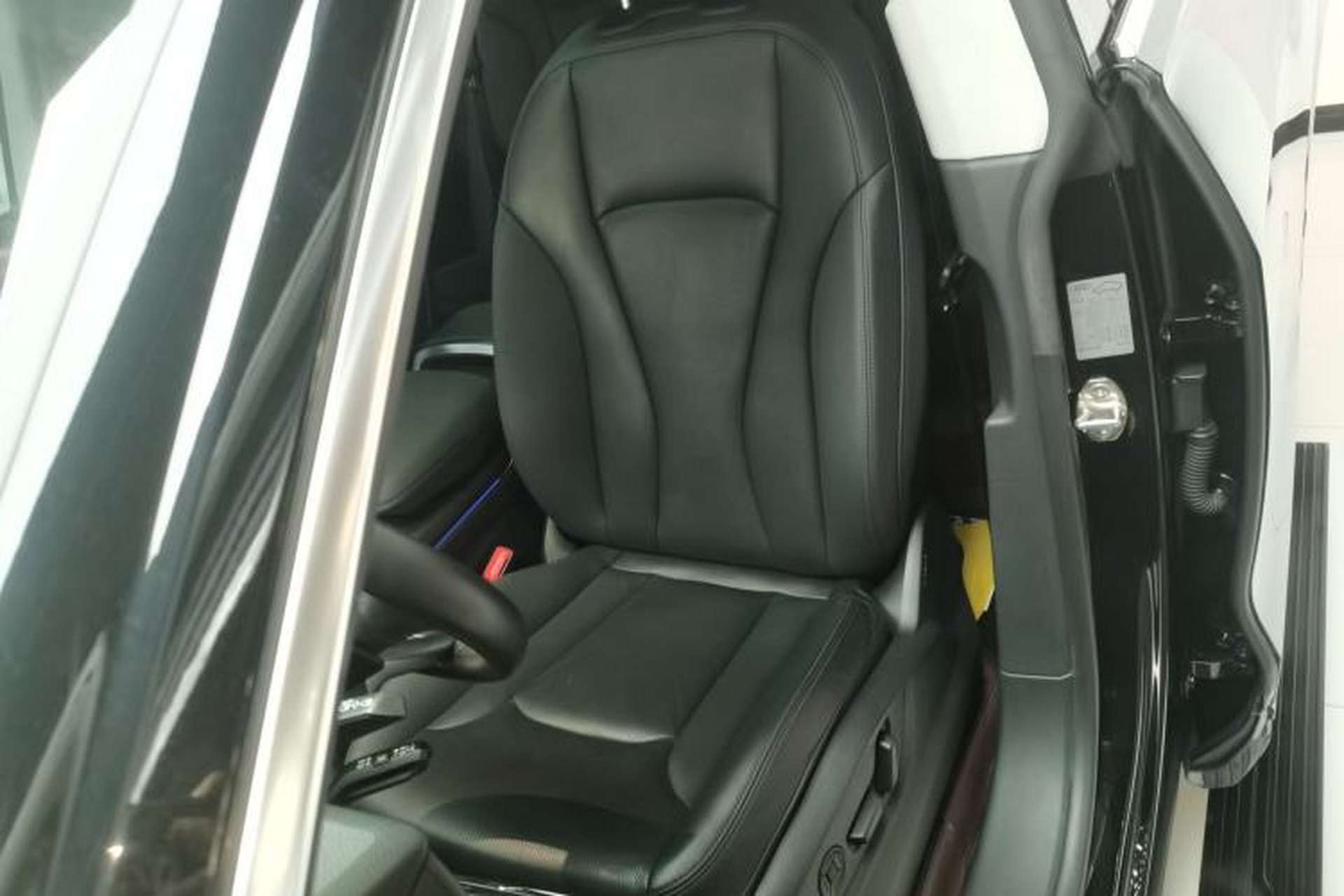 Used Audi Q8 2022 55 TFSI Luxury Dynamic Edition Left Front Seat