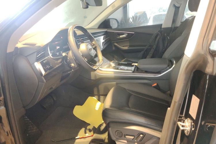 Used Audi Q8 2022 55 TFSI Luxury Dynamic Edition Left Front Seat