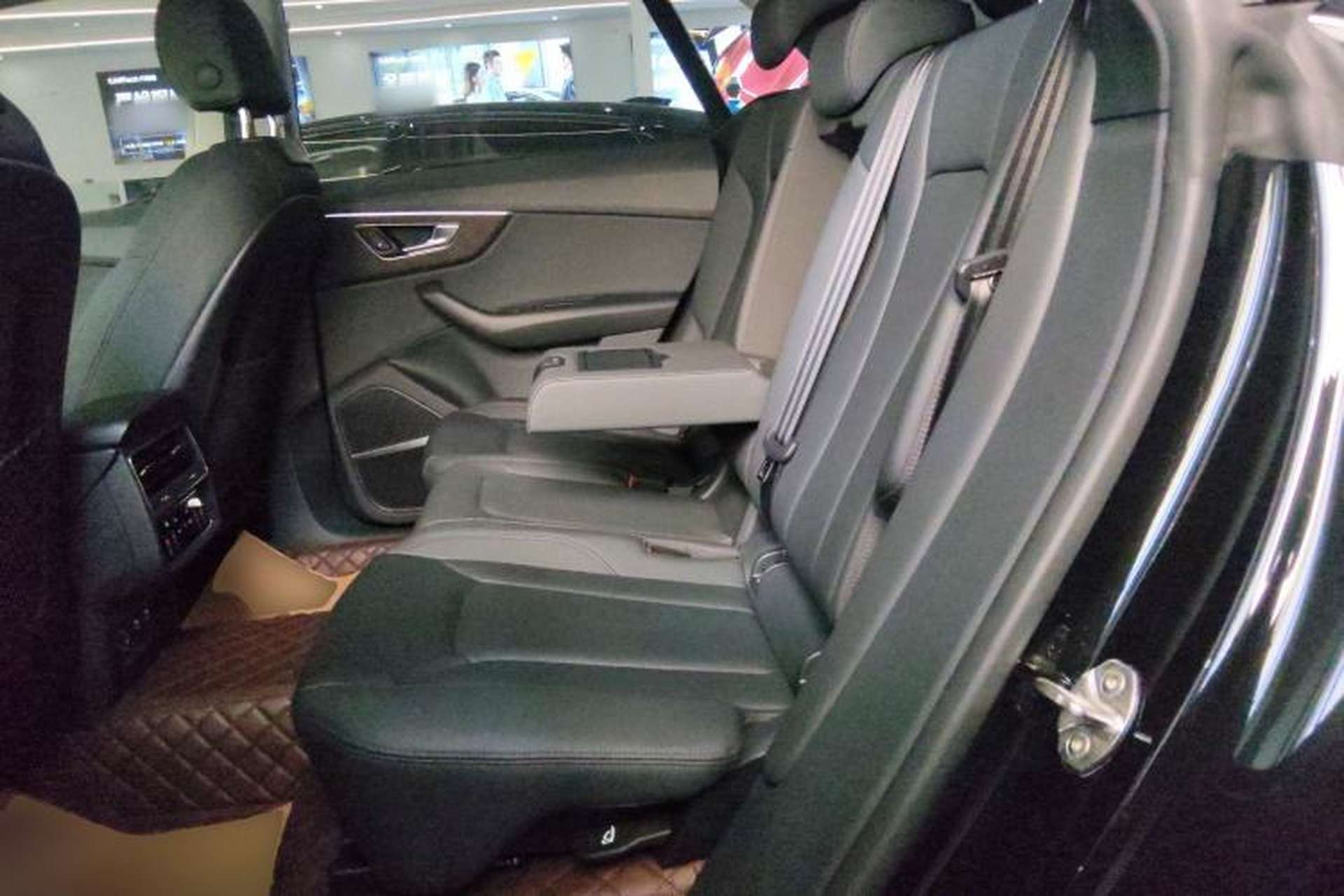 Used Audi Q8 2022 55 TFSI Luxury Dynamic Edition Left Rear Seat