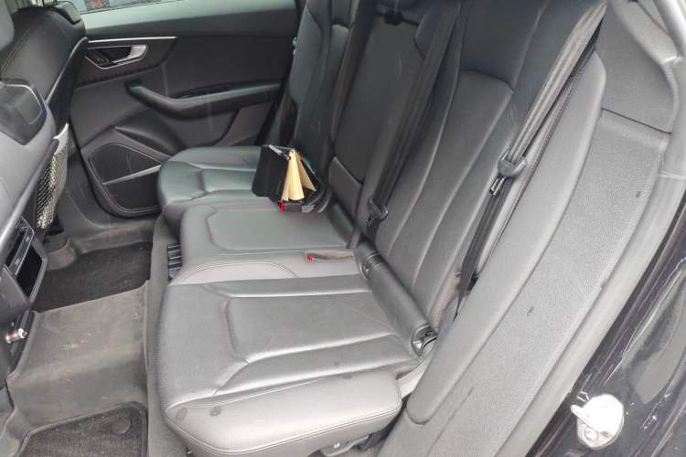 Used Audi Q8 2022 55 TFSI Luxury Dynamic Edition Left Rear Seat