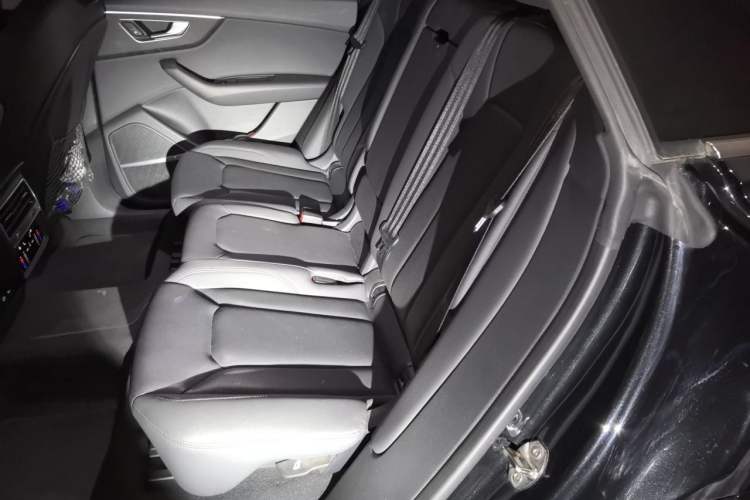 Used Audi Q8 2022 55 TFSI Luxury Dynamic Edition Left Rear Seat