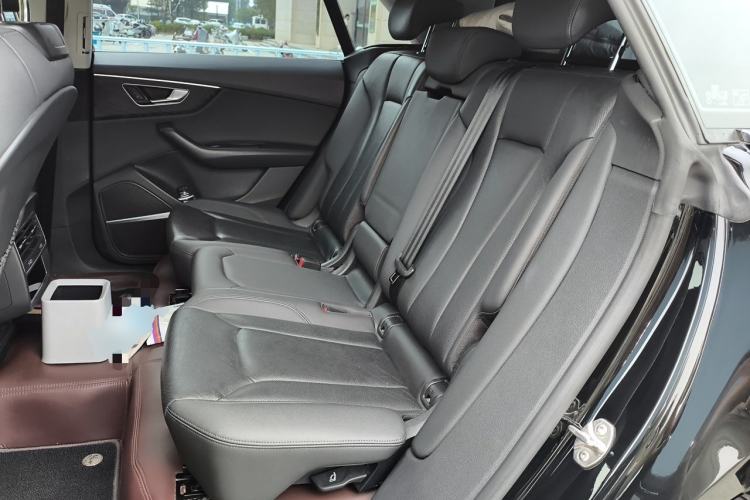 Used Audi Q8 2022 55 TFSI Luxury Dynamic Edition Left Rear Seat