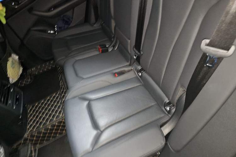 Used Audi Q8 2022 45 TFSI Luxury Dynamic Model Left Rear Seat