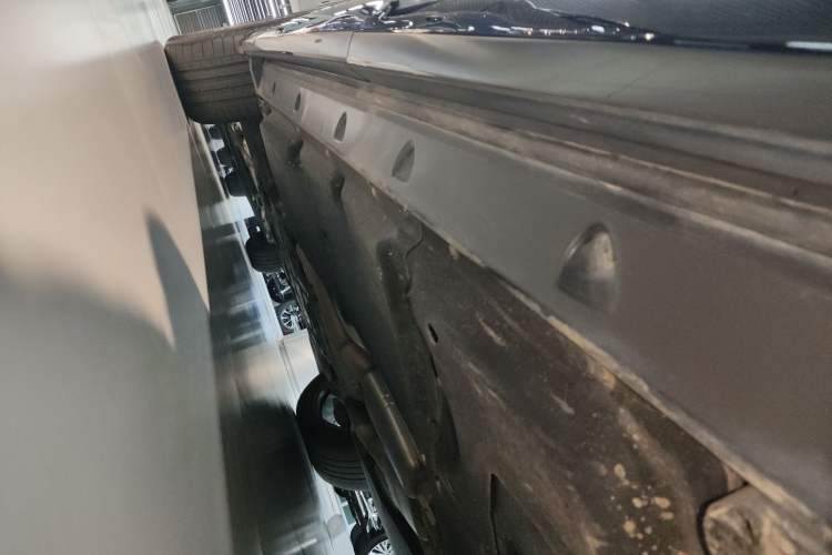 Used Audi Q8 2022 55 TFSI Luxury Dynamic Edition Left Side Sill