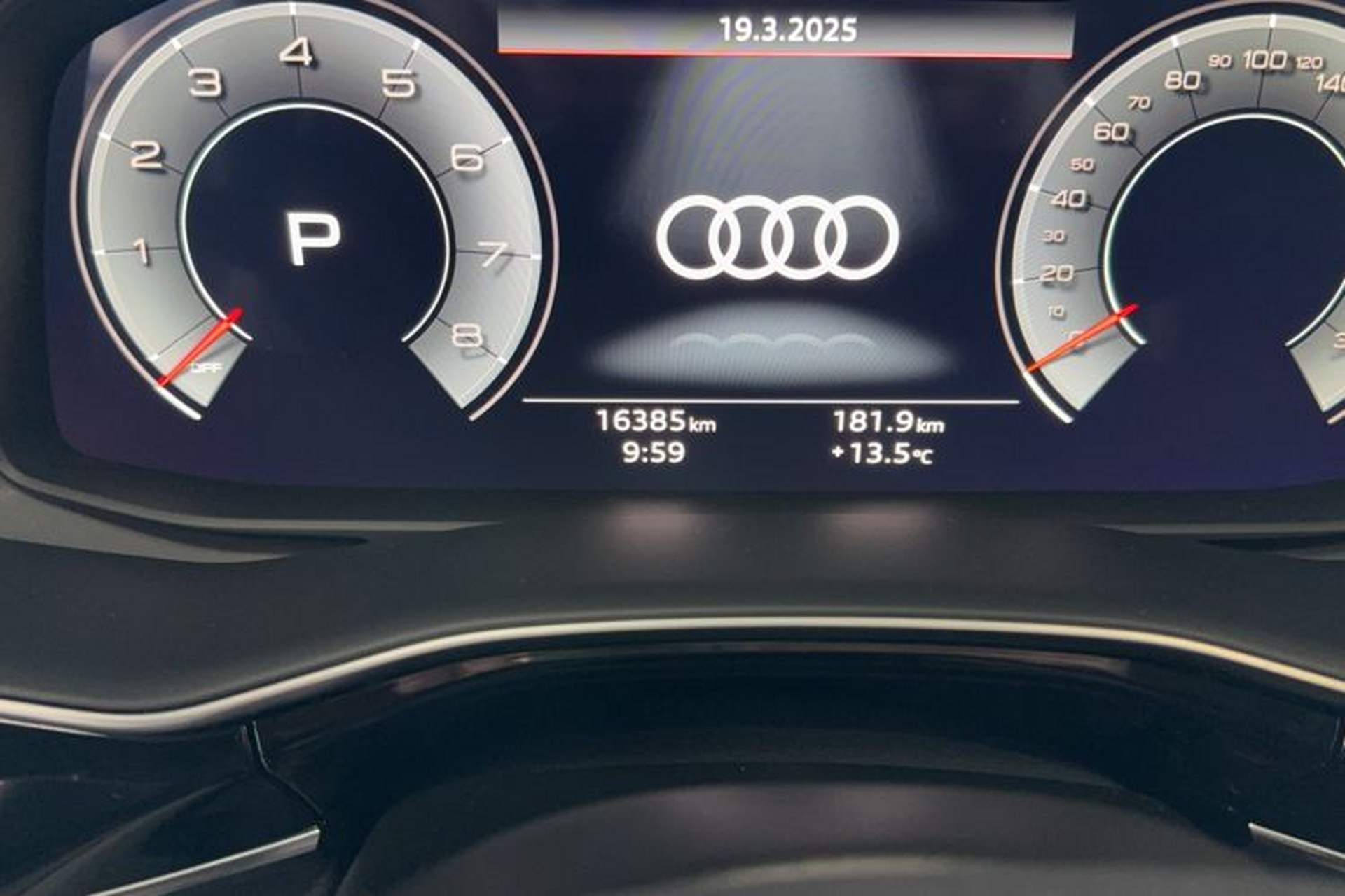 Used Audi Q8 2022 55 TFSI Luxury Dynamic Edition Odometer Close Up