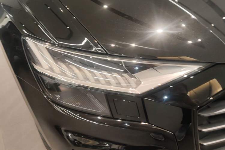 Used Audi Q8  Right Front Headlight