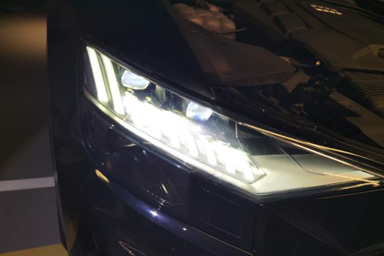 Used Audi Q8 2022 55 TFSI Snow Sports Edition Right Front Headlight