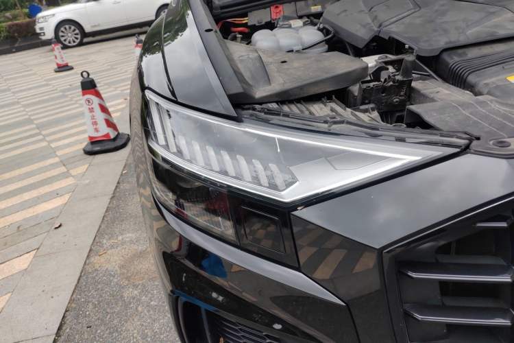 Used Audi Q8 2022 55 TFSI Luxury Dynamic Edition Right Front Headlight