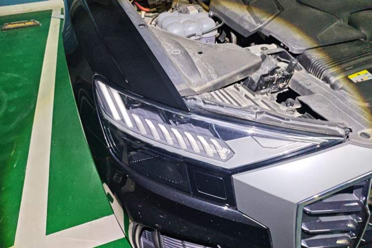 Used Audi Q8 2022 55 TFSI Luxury Dynamic Edition Right Front Headlight
