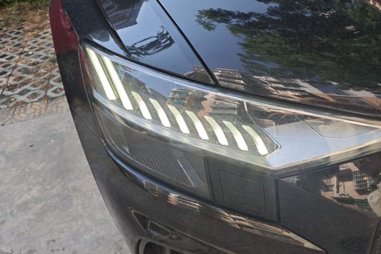 Used Audi Q8 2022 55 TFSI Luxury Dynamic Edition Right Front Headlight