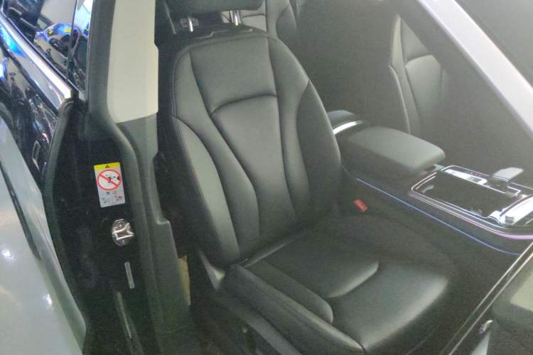 Used Audi Q8 2022 55 TFSI Luxury Dynamic Edition Right Front Seat