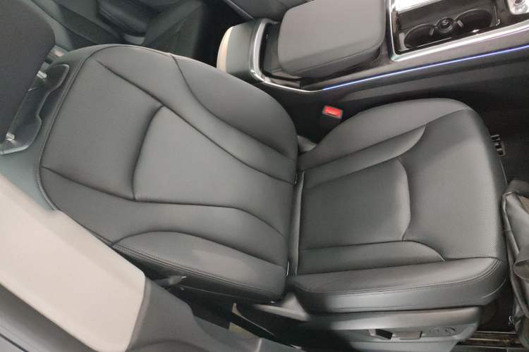 Used Audi Q8 2022 55 TFSI Luxury Dynamic Edition Right Front Seat