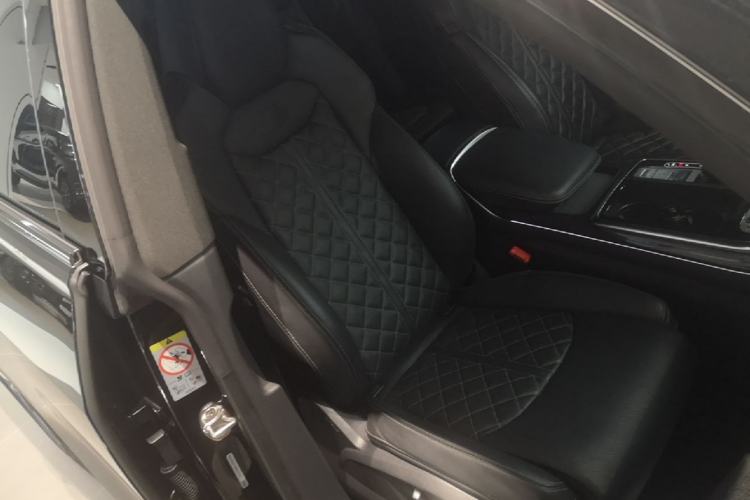 Used Audi Q8 2022 55 TFSI Prestige Dynamic Edition Right Front Seat