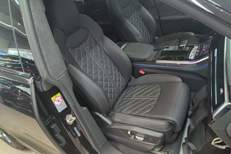 Used Audi Q8 2022 55 TFSI Snow Sports Edition Right Front Seat