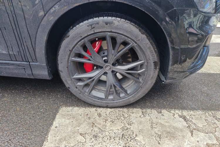 Used Audi Q8 2022 55 TFSI Luxury Dynamic Edition Right Front Wheel Hub