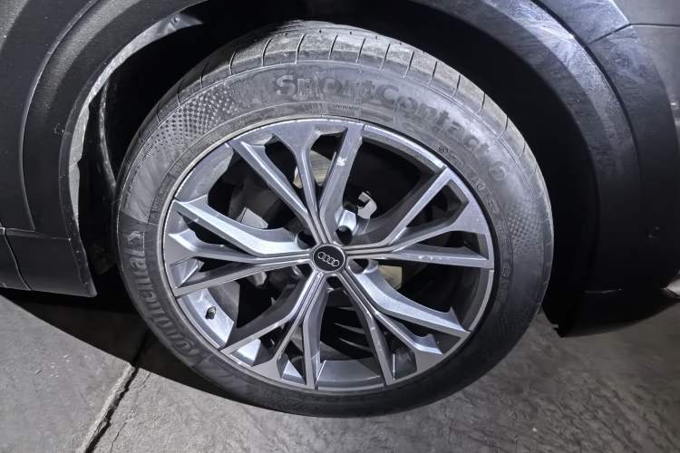 Used Audi Q8 2022 55 TFSI Luxury Dynamic Edition Right Front Wheel Hub
