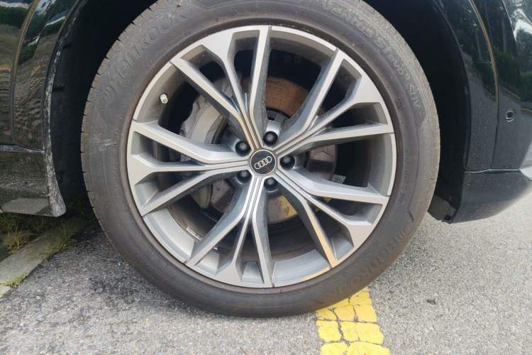 Used Audi Q8 2022 55 TFSI Luxury Dynamic Edition Right Front Wheel Hub