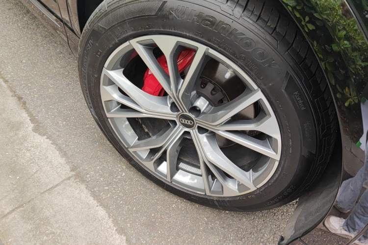 Used Audi Q8 2022 55 TFSI Prestige Dynamic Edition Right Front Wheel Hub