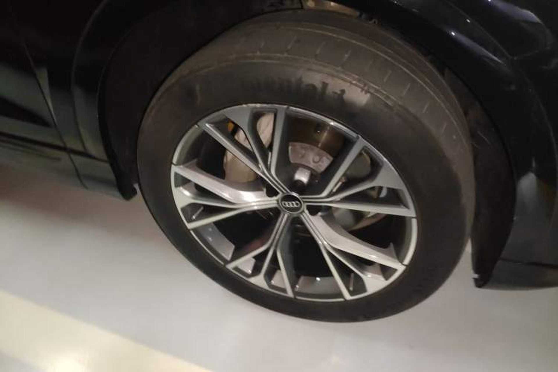 Used Audi Q8 2022 55 TFSI Luxury Dynamic Edition Right Front Wheel Hub