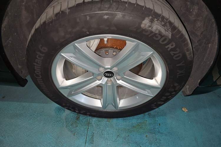 Used Audi Q8 2022 45 TFSI Luxury Dynamic Model Right Front Wheel Hub