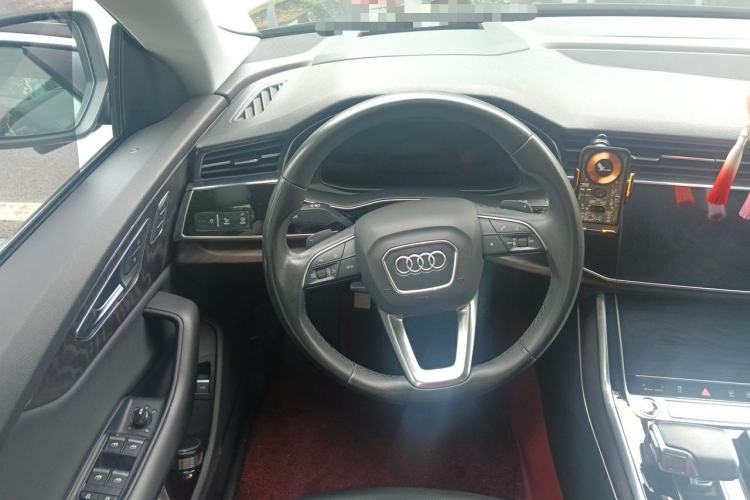 Used Audi Q8 2022 55 TFSI Luxury Dynamic Edition Steering Wheel
