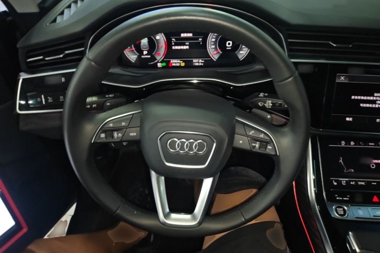 Used Audi Q8 2022 55 TFSI Luxury Dynamic Edition Steering Wheel