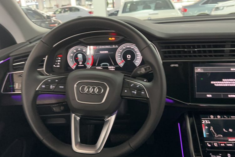 Used Audi Q8 2022 55 TFSI Luxury Dynamic Edition Steering Wheel