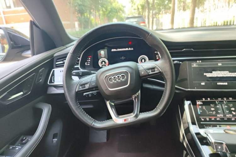 Used Audi Q8 2022 55 TFSI Prestige Dynamic Edition Steering Wheel