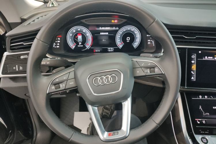 Used Audi Q8 2022 55 TFSI Luxury Dynamic Edition Steering Wheel