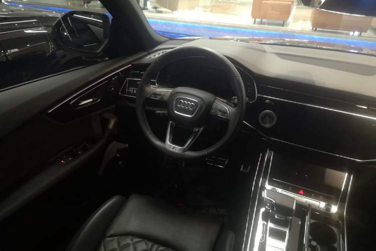 Used Audi Q8 2022 55 TFSI Prestige Dynamic Edition Steering Wheel