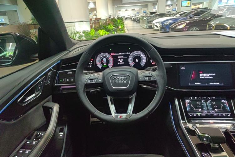 Used Audi Q8 2022 55 TFSI Snow Sports Edition Steering Wheel