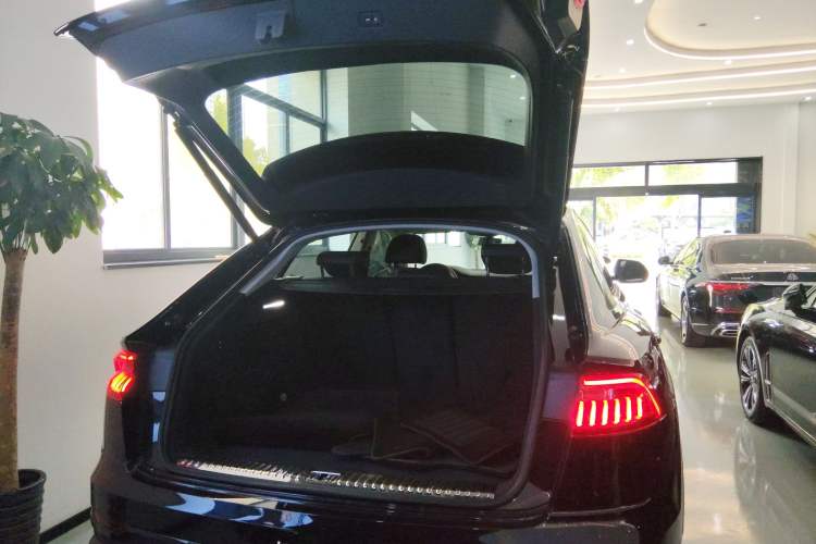 Used Audi Q8 2022 55 TFSI Luxury Dynamic Edition Trunk