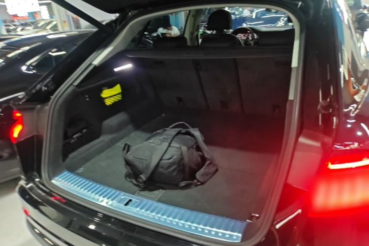 Used Audi Q8 2022 55 TFSI Luxury Dynamic Edition Trunk