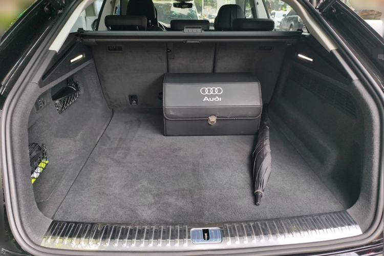 Used Audi Q8 2022 45 TFSI Luxury Dynamic Model Trunk