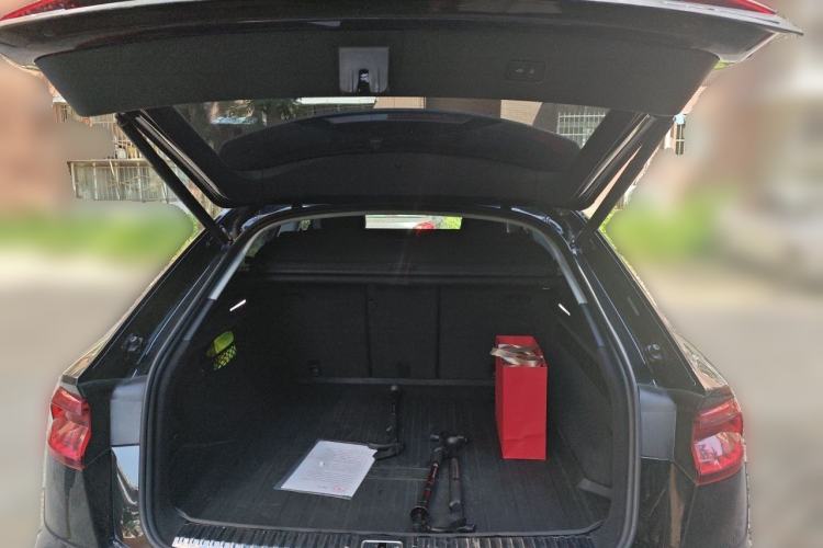Used Audi Q8 2022 55 TFSI Luxury Dynamic Edition Trunk