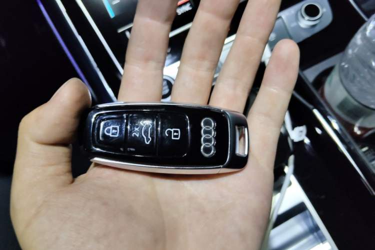 Used Audi Q8 2022 55 TFSI Prestige Dynamic Edition Vehicle Key