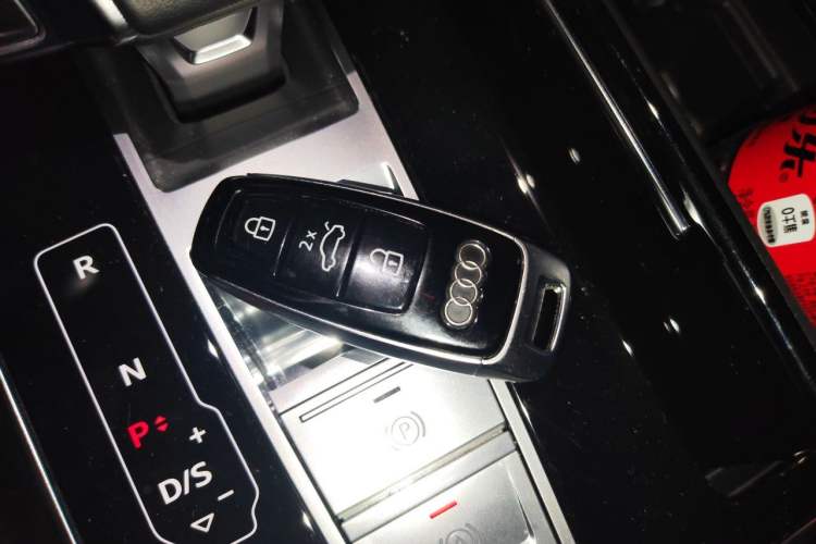 Used Audi Q8 2022 55 TFSI Luxury Dynamic Edition Vehicle Key