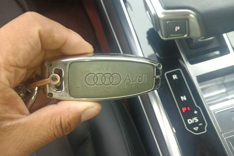Used Audi Q8 2022 55 TFSI Luxury Dynamic Edition Vehicle Key