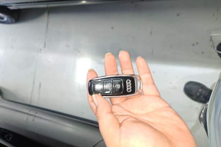 Used Audi Q8 2022 55 TFSI Luxury Dynamic Edition Vehicle Key
