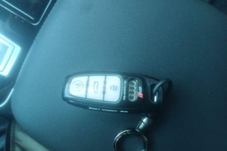 Used Audi Q8 2022 55 TFSI Luxury Dynamic Edition Vehicle Key