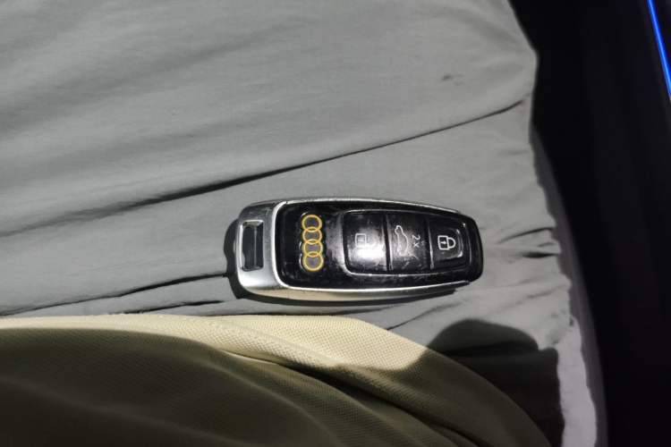 Used Audi Q8 2022 55 TFSI Luxury Dynamic Edition Vehicle Key